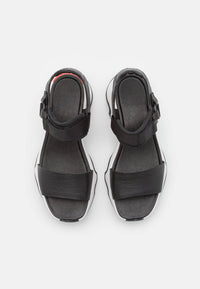 Sorel - WOMEN'S KINETIC IMPACT HIGH Y-STRAP SANDAL