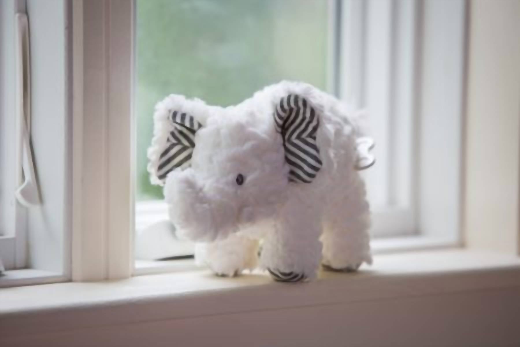 Mary Meyer - Kid's Afrique Musical Elephant Toy