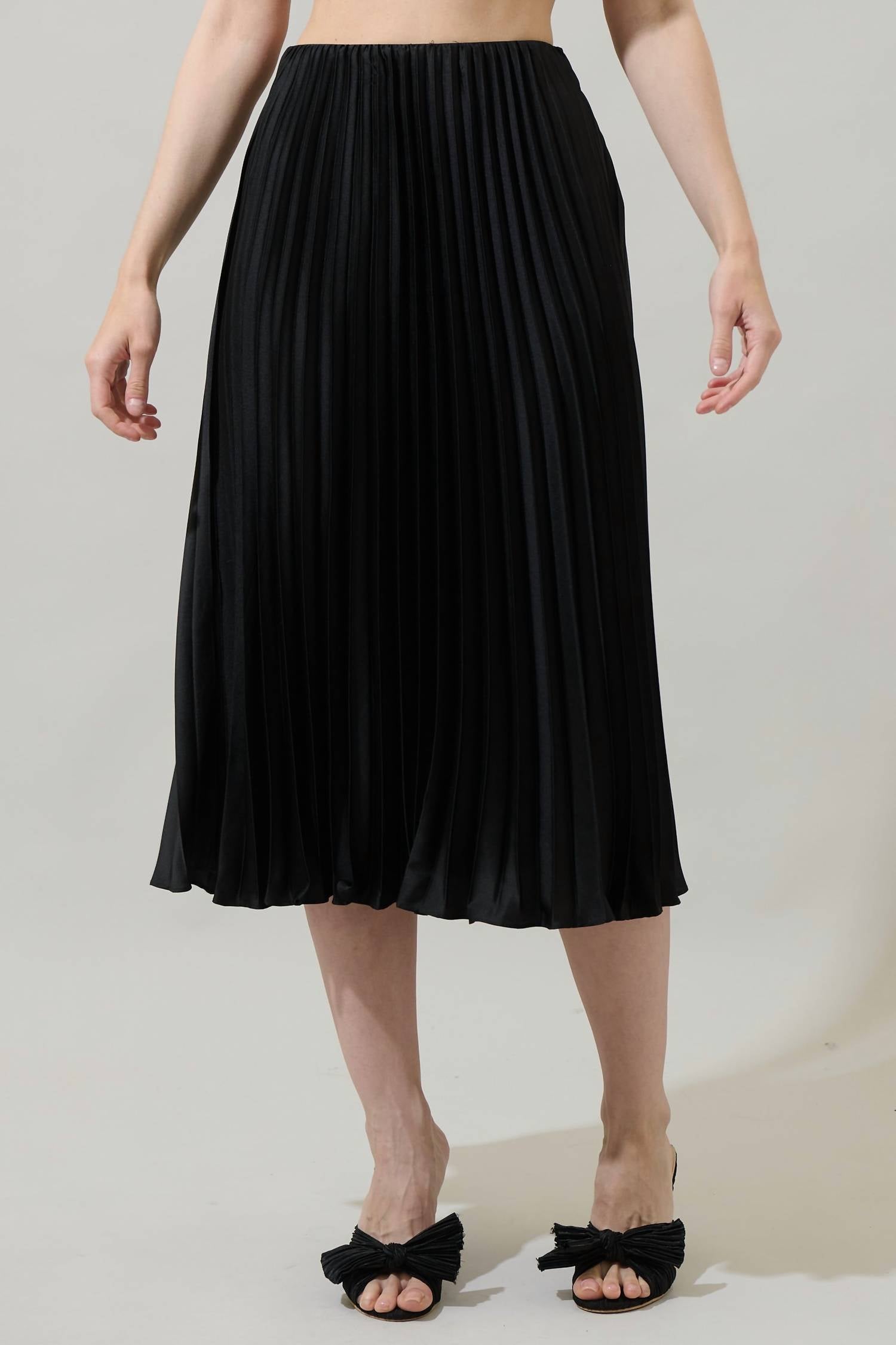 SUGARLIPS Sidney Pleated Maxi Skirt in black - women's skirt - detail view