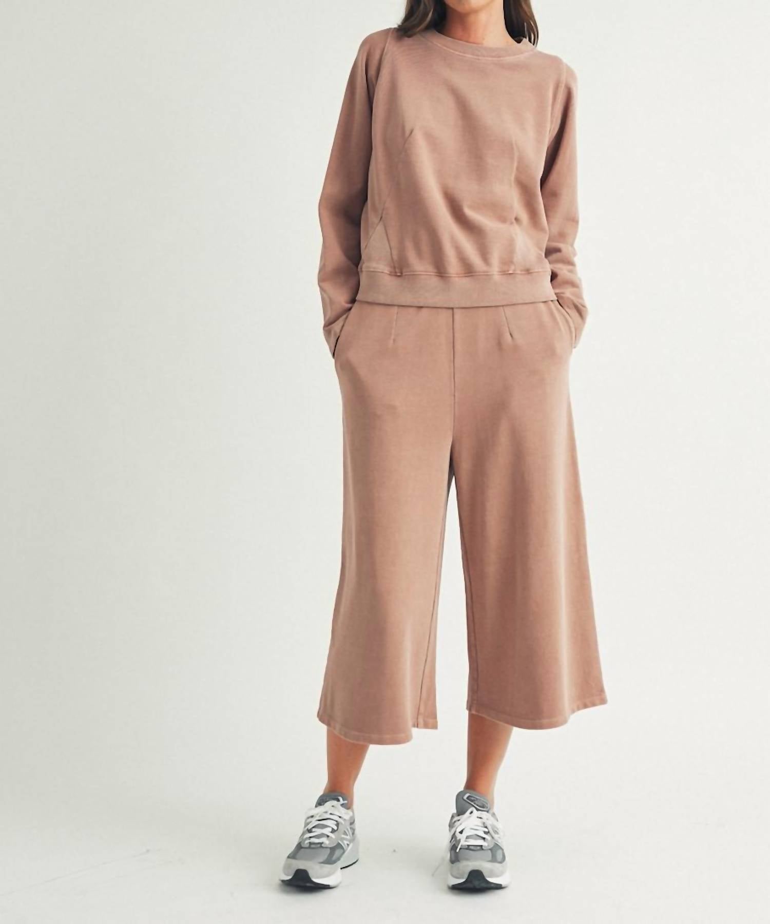 Elle Grey - Wide Leg Crop Sweatpant