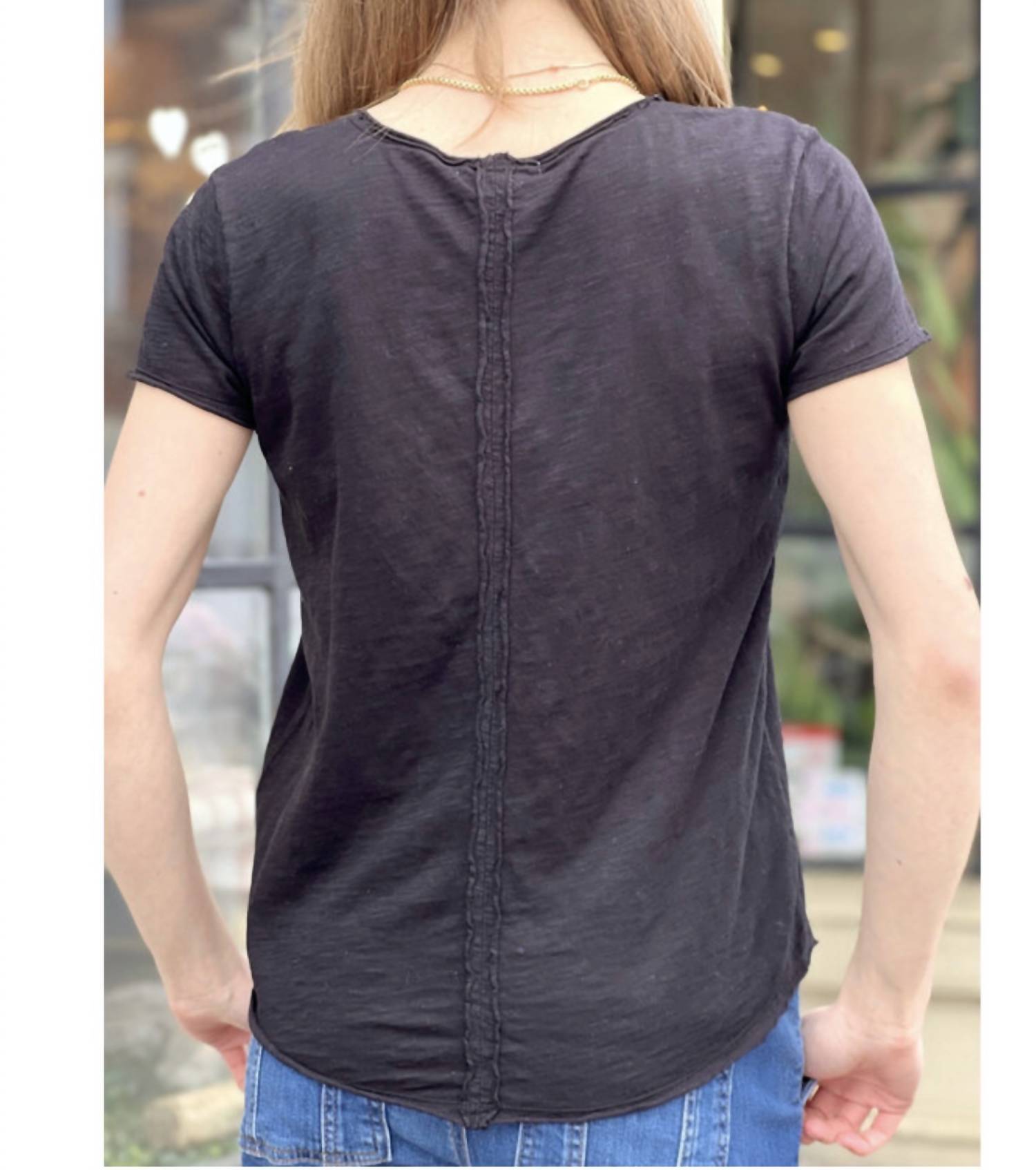 Mododoc - raw edge split v tee
