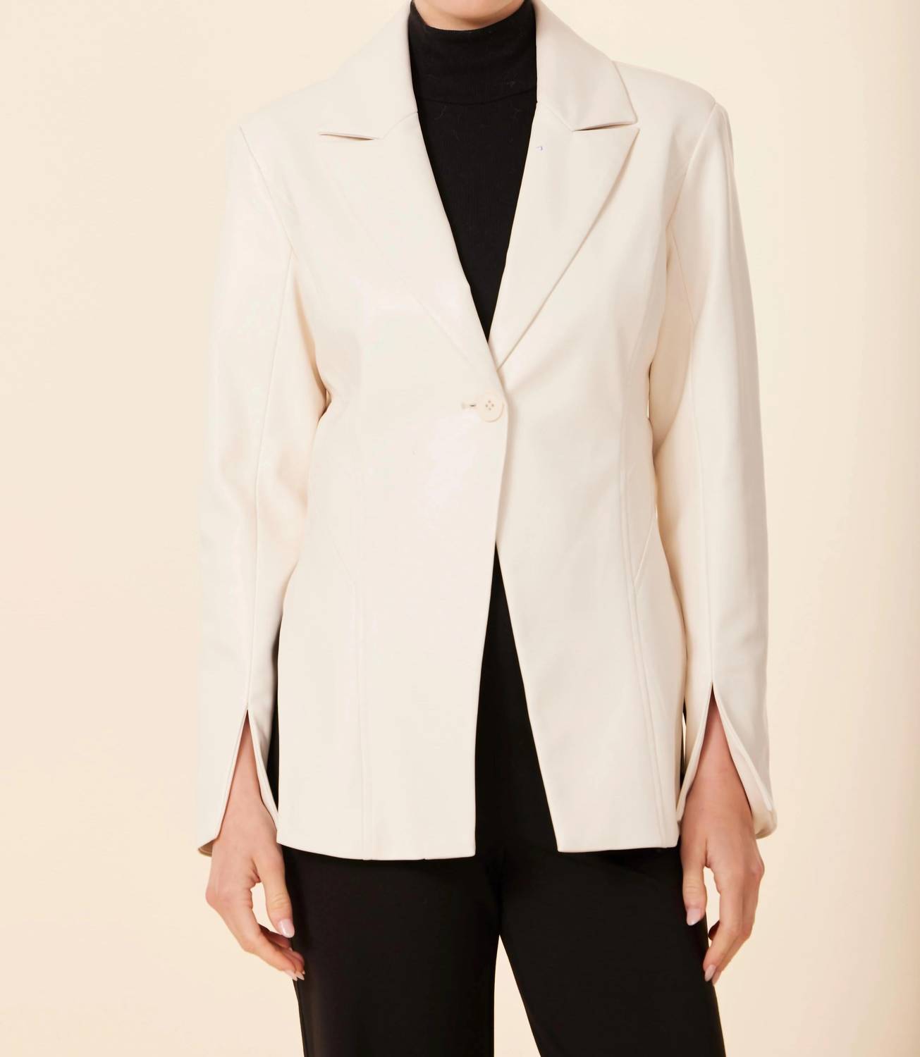 Dolce Cabo - Fitted Blazer