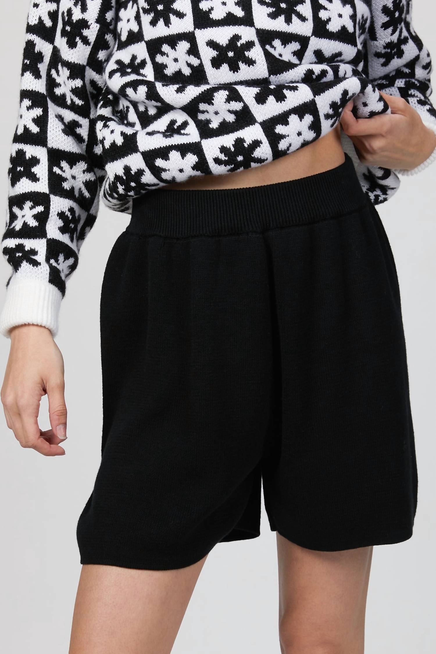 LOUNGE SHORTS