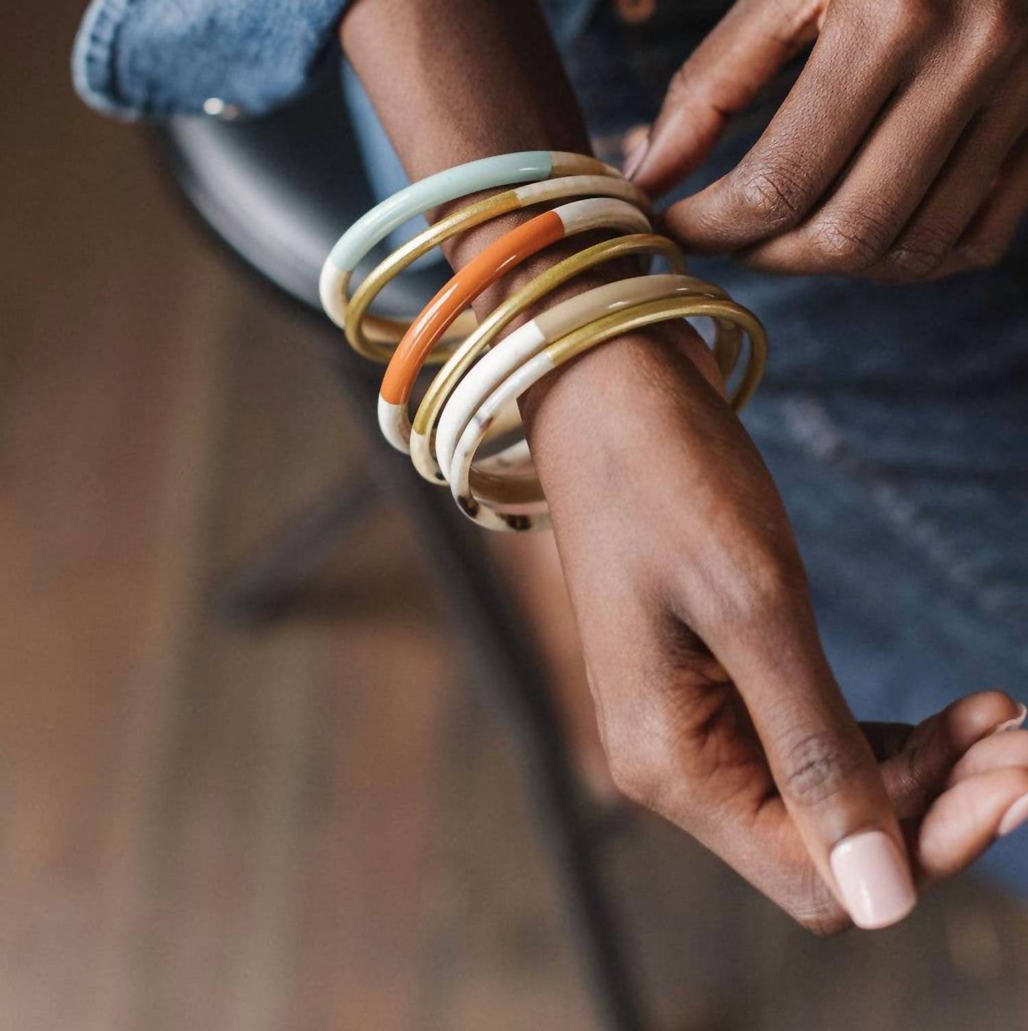 Sunshine Tienda - Women's Autumn Metallic Bangle Set