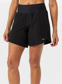 BROOKS Women's Chaser 7" Shorts in black 1 - women's shorts