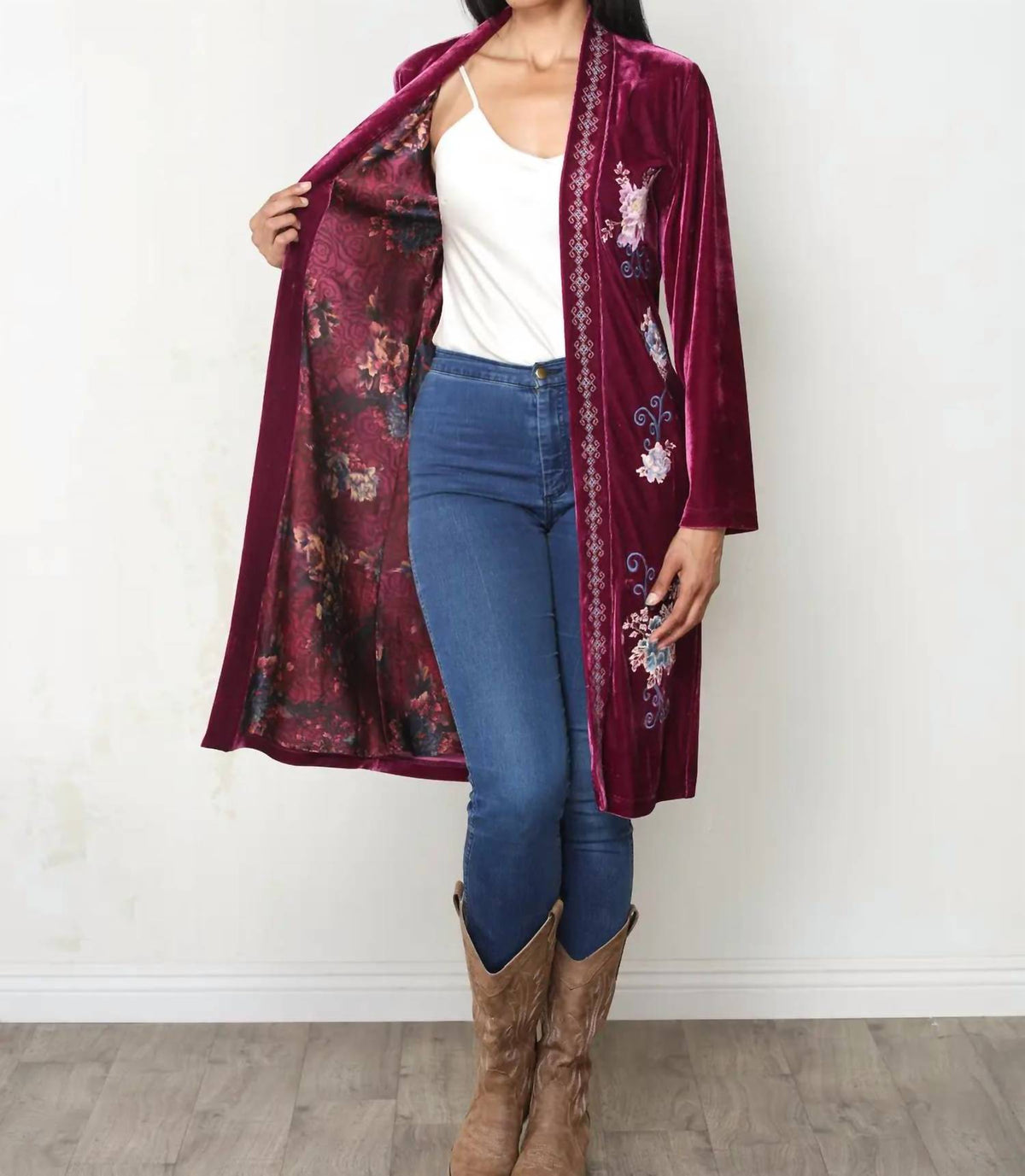 Paparazzi - Verona Embroidered Velvet Duster