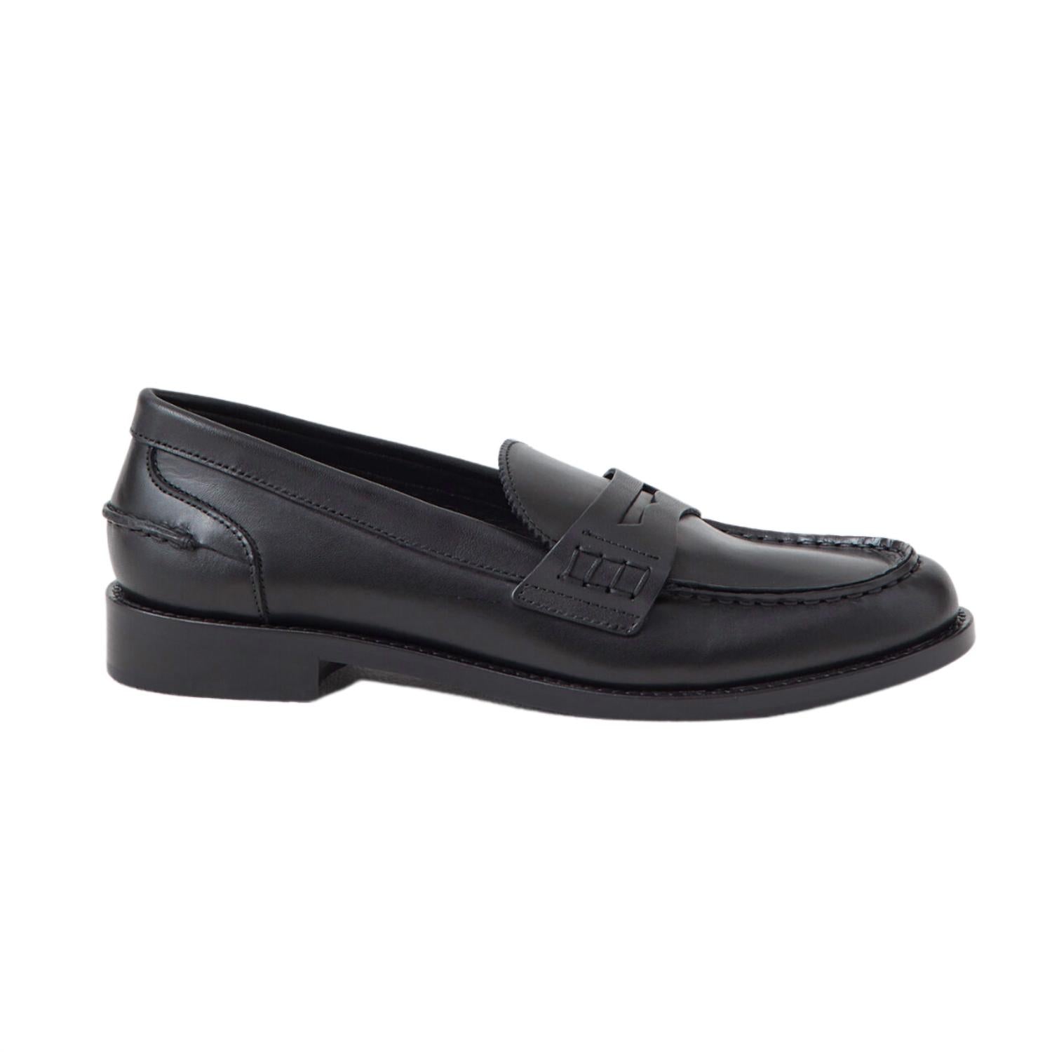 CLOSED Women's Almond Toe Low Block Heel Loafers in black - women's flats