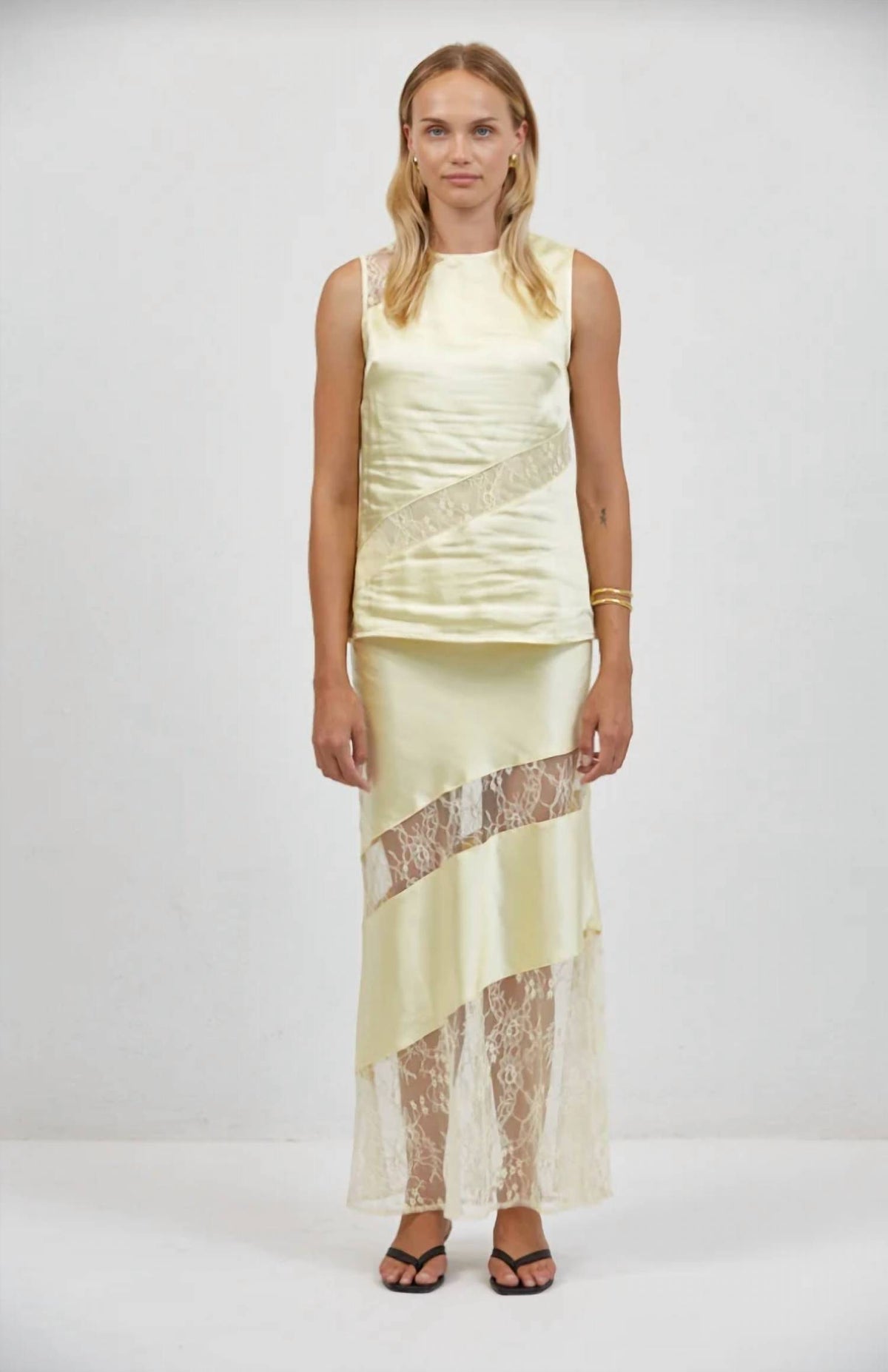 A.Ren - Sabrin Sleeveless Top