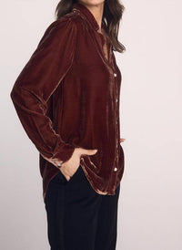 Bella Dahl Long Sleeve Classic Shirt in amber honey - women's long sleeve top - detail view