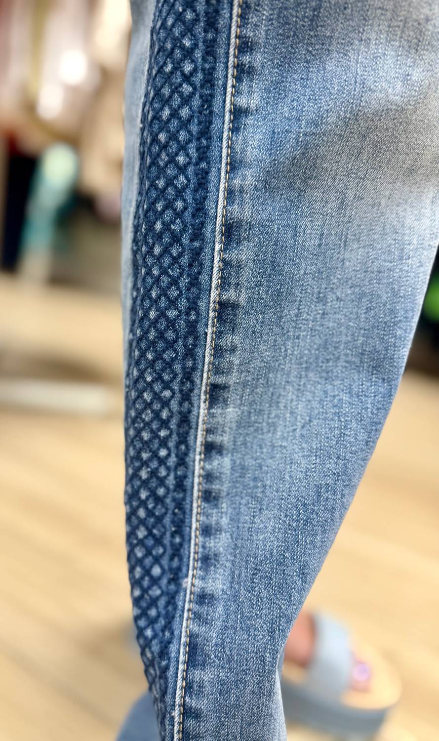 Fdj - Hatch Side Mid-rise Straight Jean