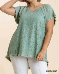 Umgee - Floral Lace Detail Short Sleeve Curvy Top