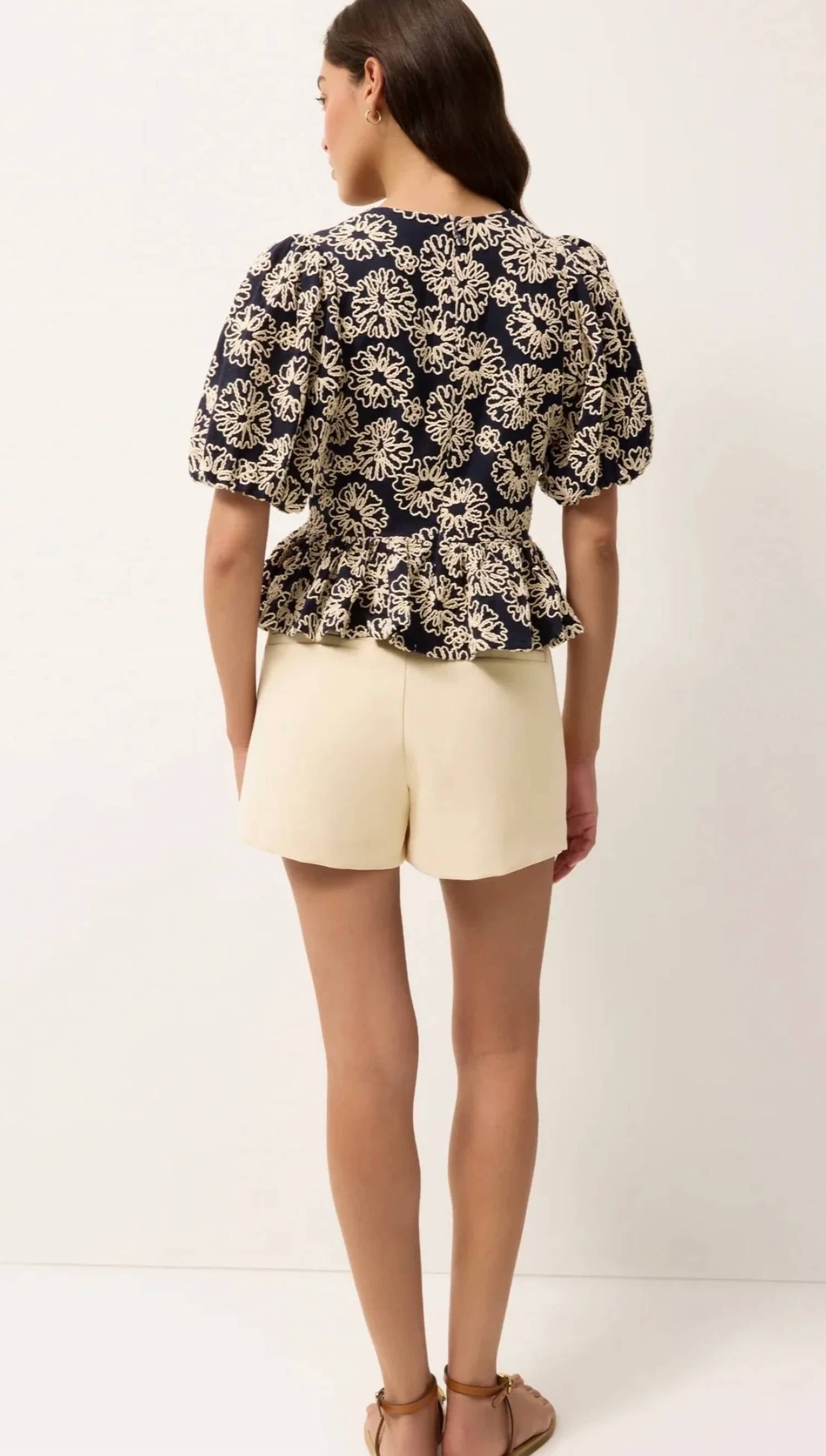 Marie Oliver - Mia Solid Short
