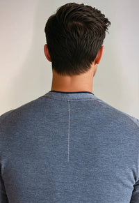 Buki - Seamless V-neck Pullover Shirt