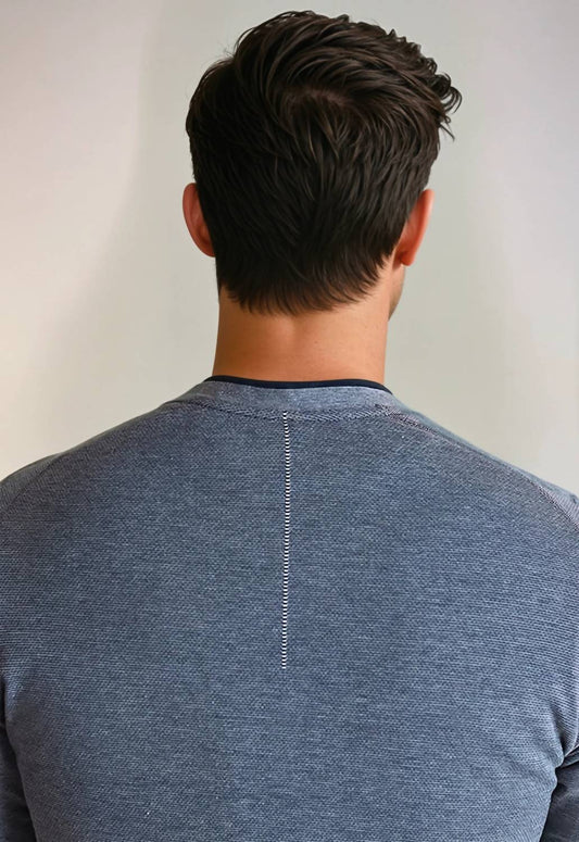 Buki - Seamless V-neck Pullover Shirt