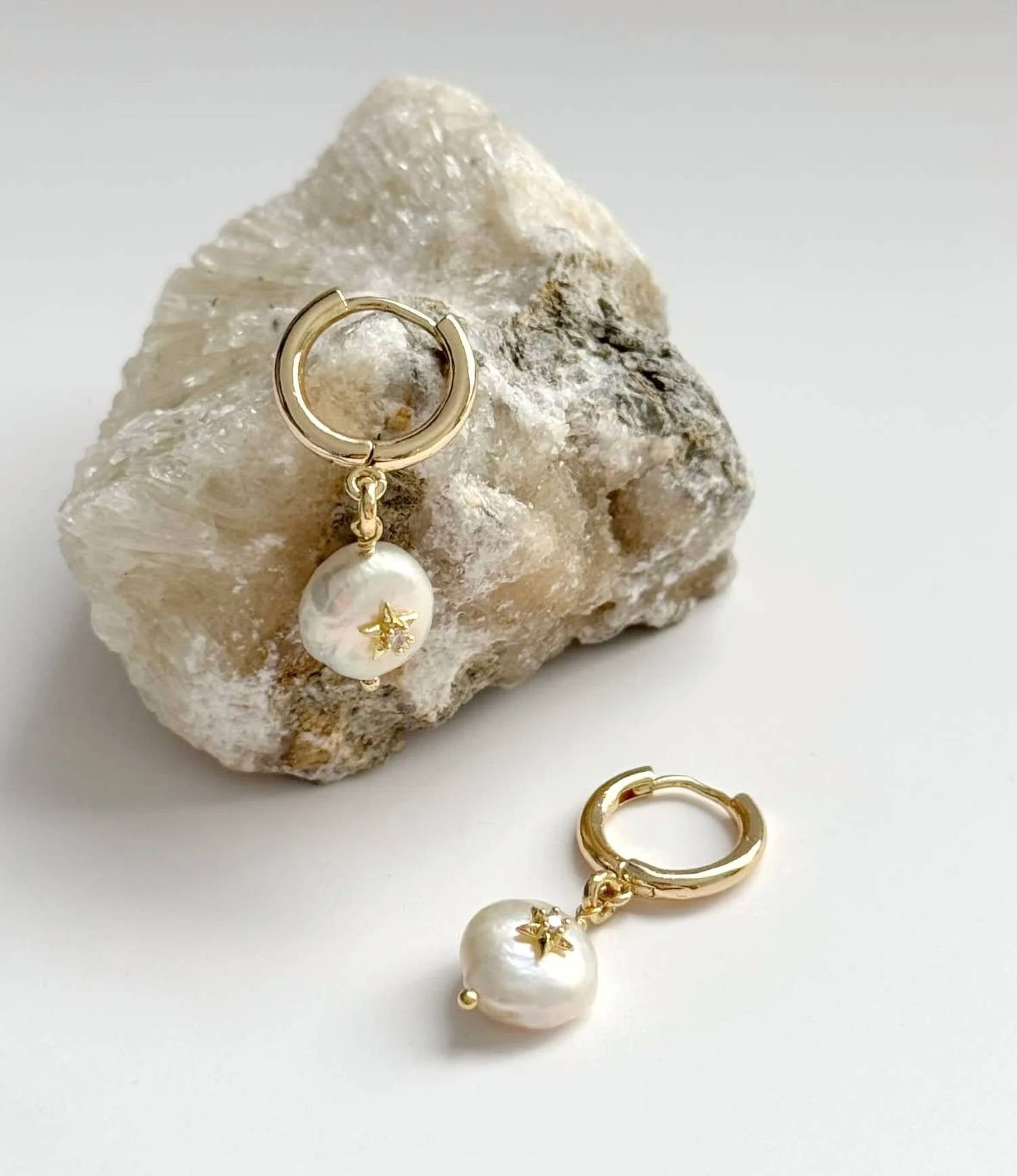Tramps+Thieves - Women's Chaska Huggie Hoop Earrings