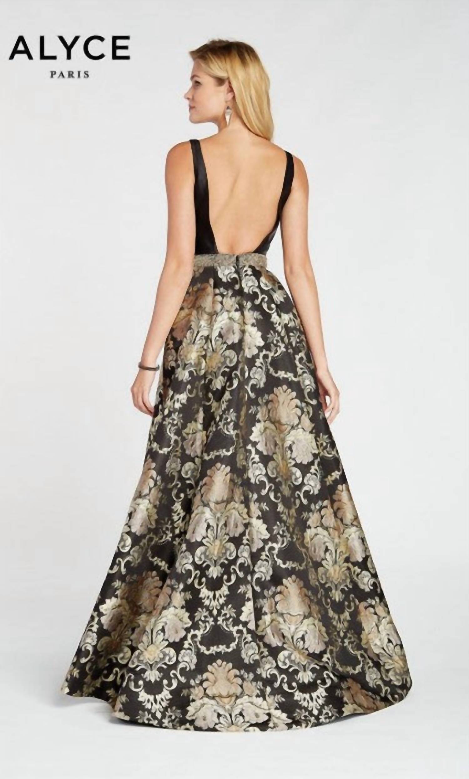 Alyce Paris - Sleeveless V-Neck Gown
