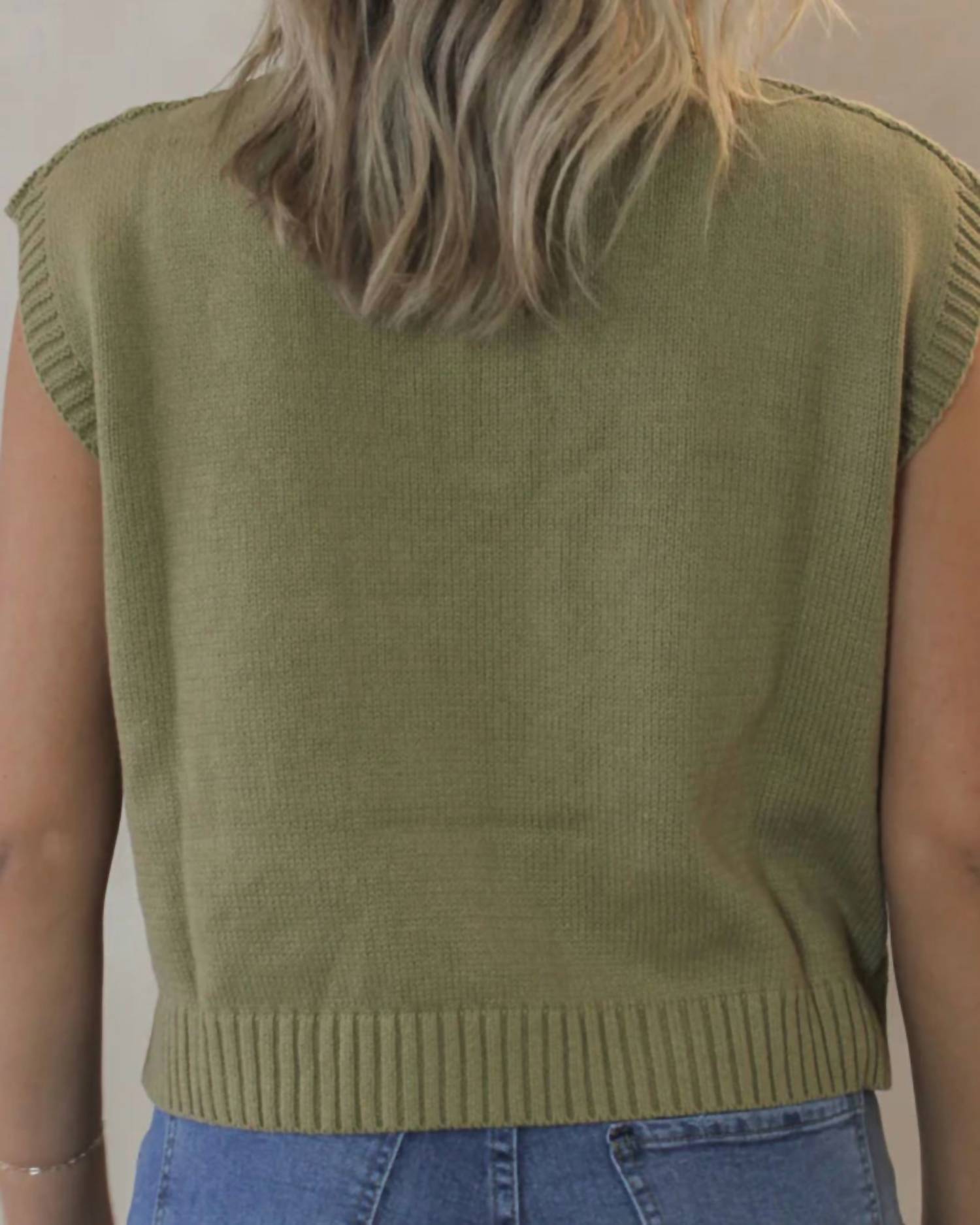 Le Lis - JUNO HALF ZIP SLEEVELESS SWEATER