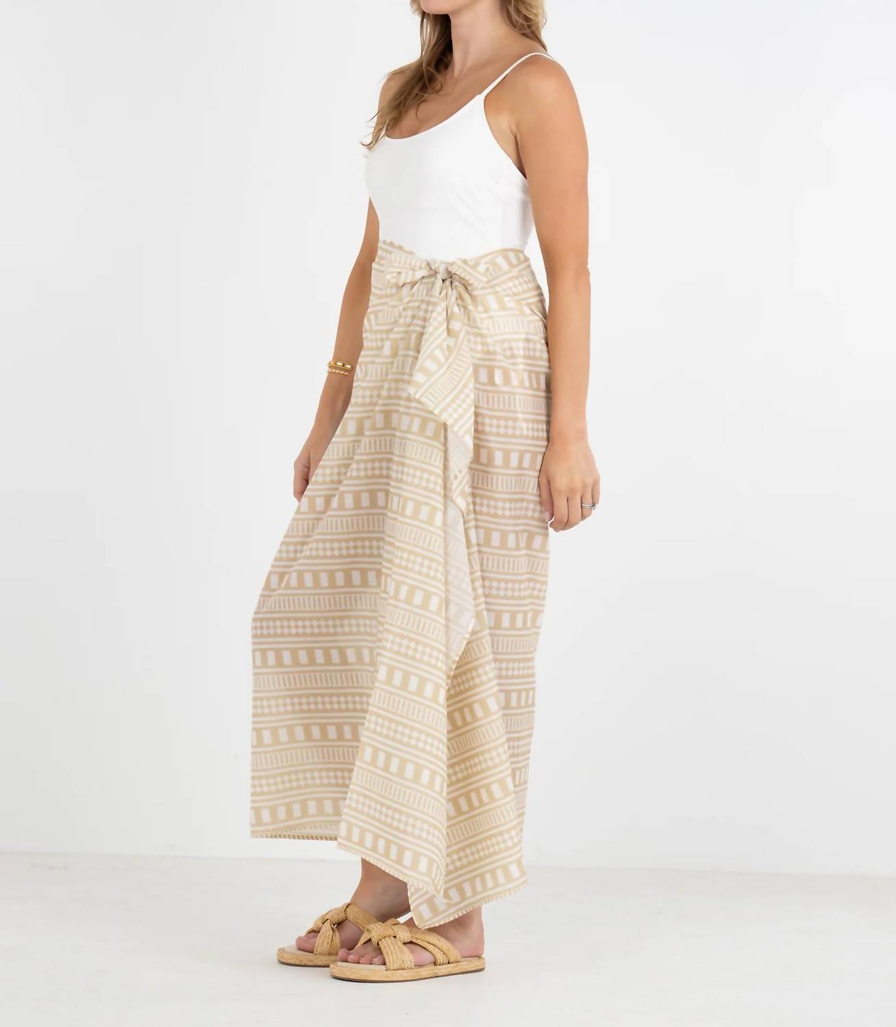 Emily Mccarthy - Stripe Print Pareo