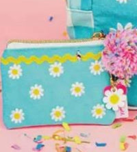 Taylor Elliott Designs - Women's Daisy Darling Card Holder Keychain
