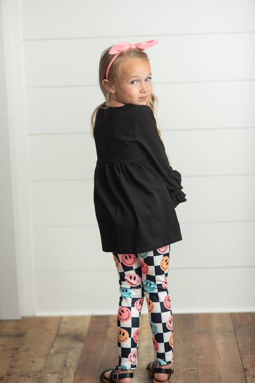 Adorable Sweetness - Girl's Smiley Face Ruffle Top Leggings Set