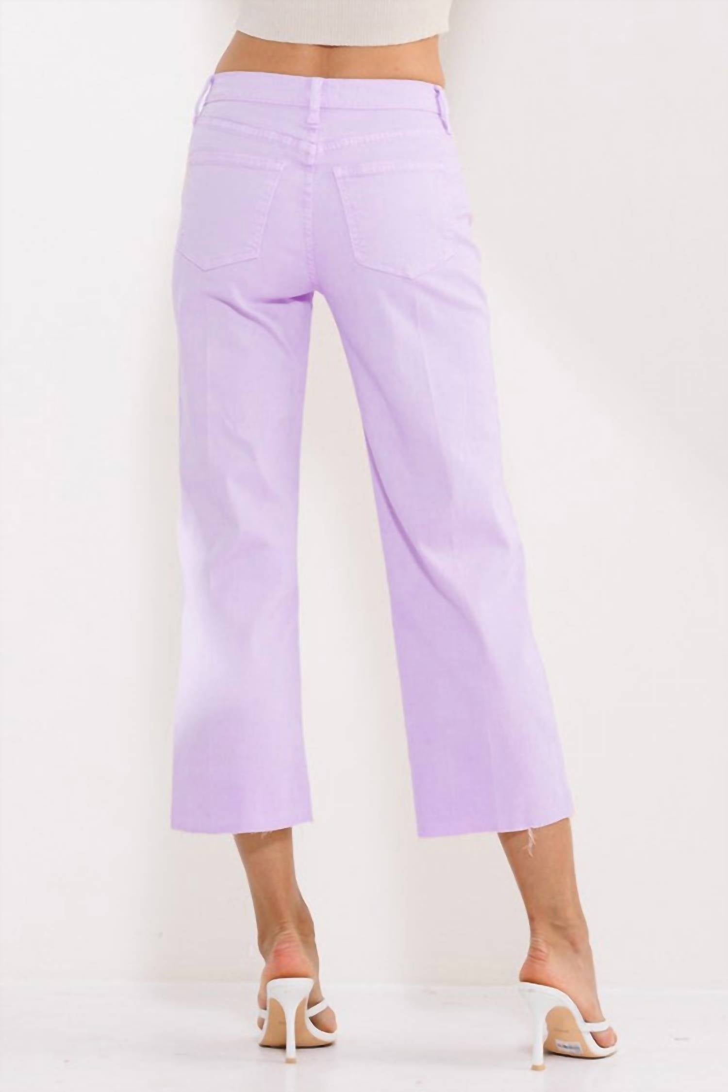 Sneak Peek - Women's High Rise Straight Leg Raw Hem Capris