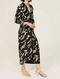 Donna Morgan - Long Sleeve Abstract Wrap Dress