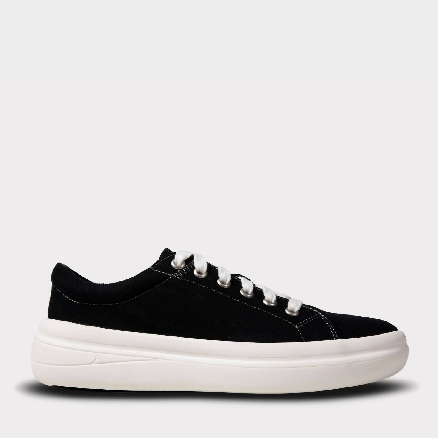 Lamo Women's Classic Makenna Sneaker in black - women's sneaker