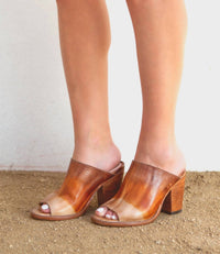 Bedstu - Women's Clavel Heeled Mule