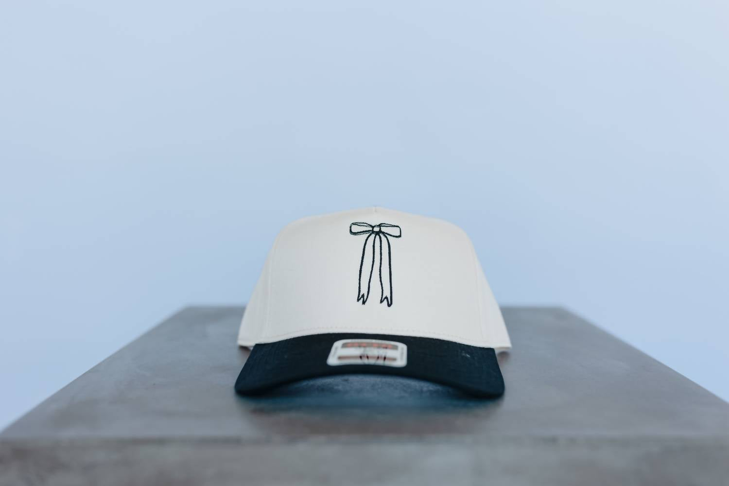Rubymoon - Women's Bow Trucker Hat
