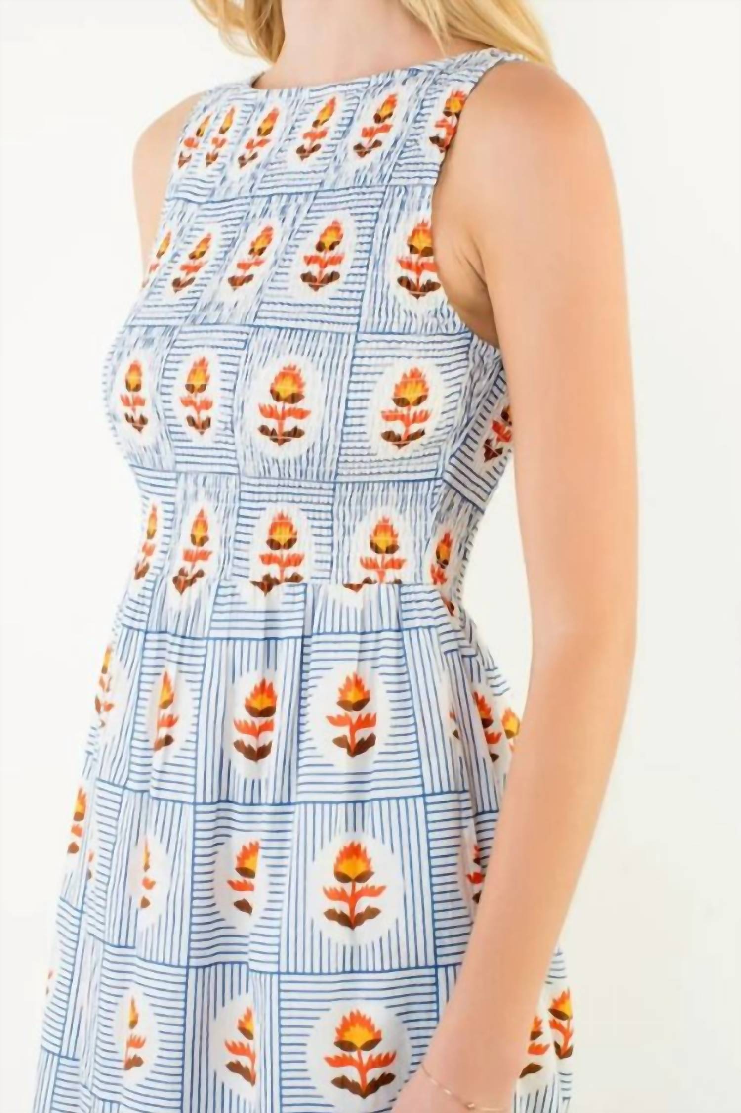 Thml - Sleeveless Smocked Pattern Midi Dress