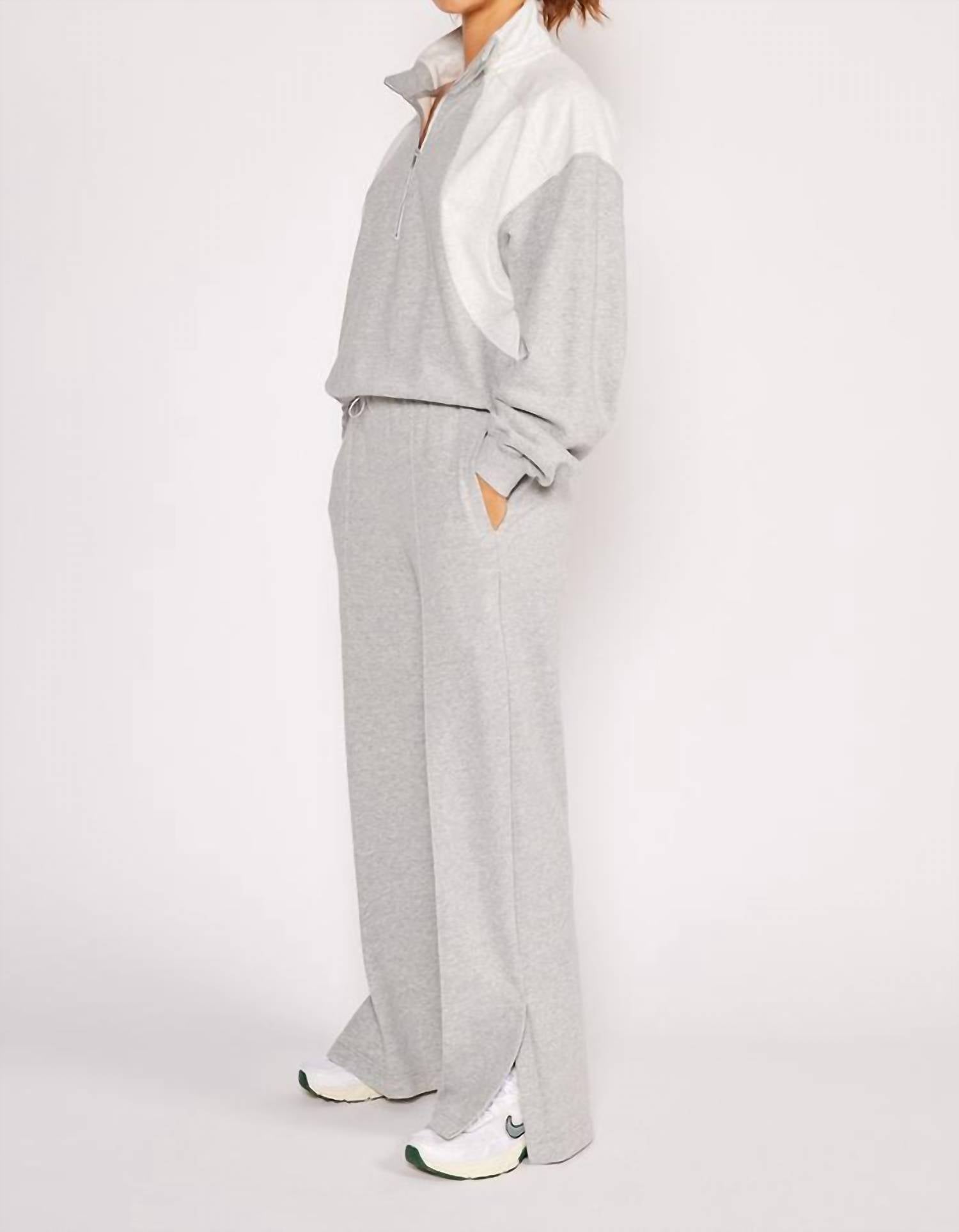 Cream Yoga - 3/4 Zip Sweatshirt