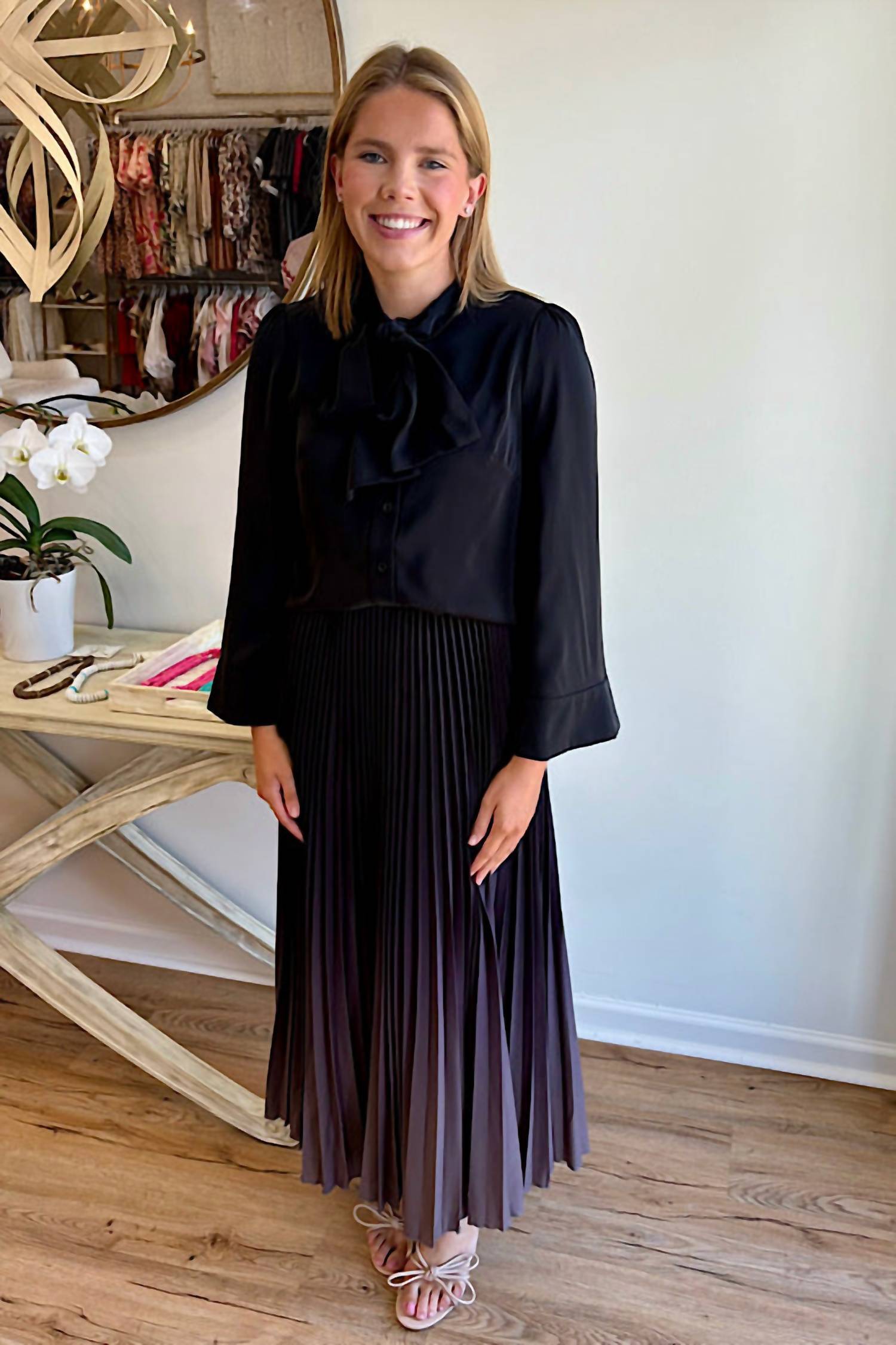 Anonyme - Long Sleeve Tie Top