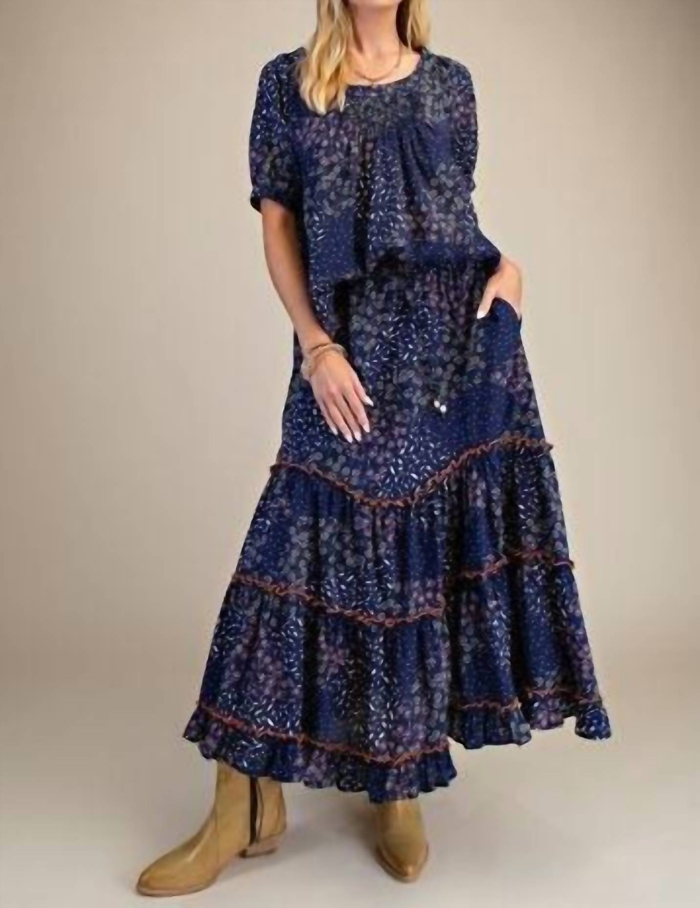 Easel - Elastic Waistband Light Fields Skirt