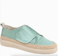 J/Slides - Women's Hollis Low Top Slip-on Shoes