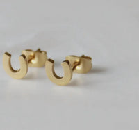 Maive - Women's Horseshoe Studs