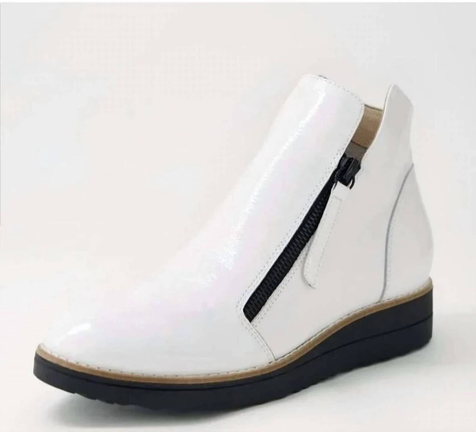 Django & Juliette Women's Ohmy Leather Sneaker in white black sole patent leather - women's sneaker - detail view