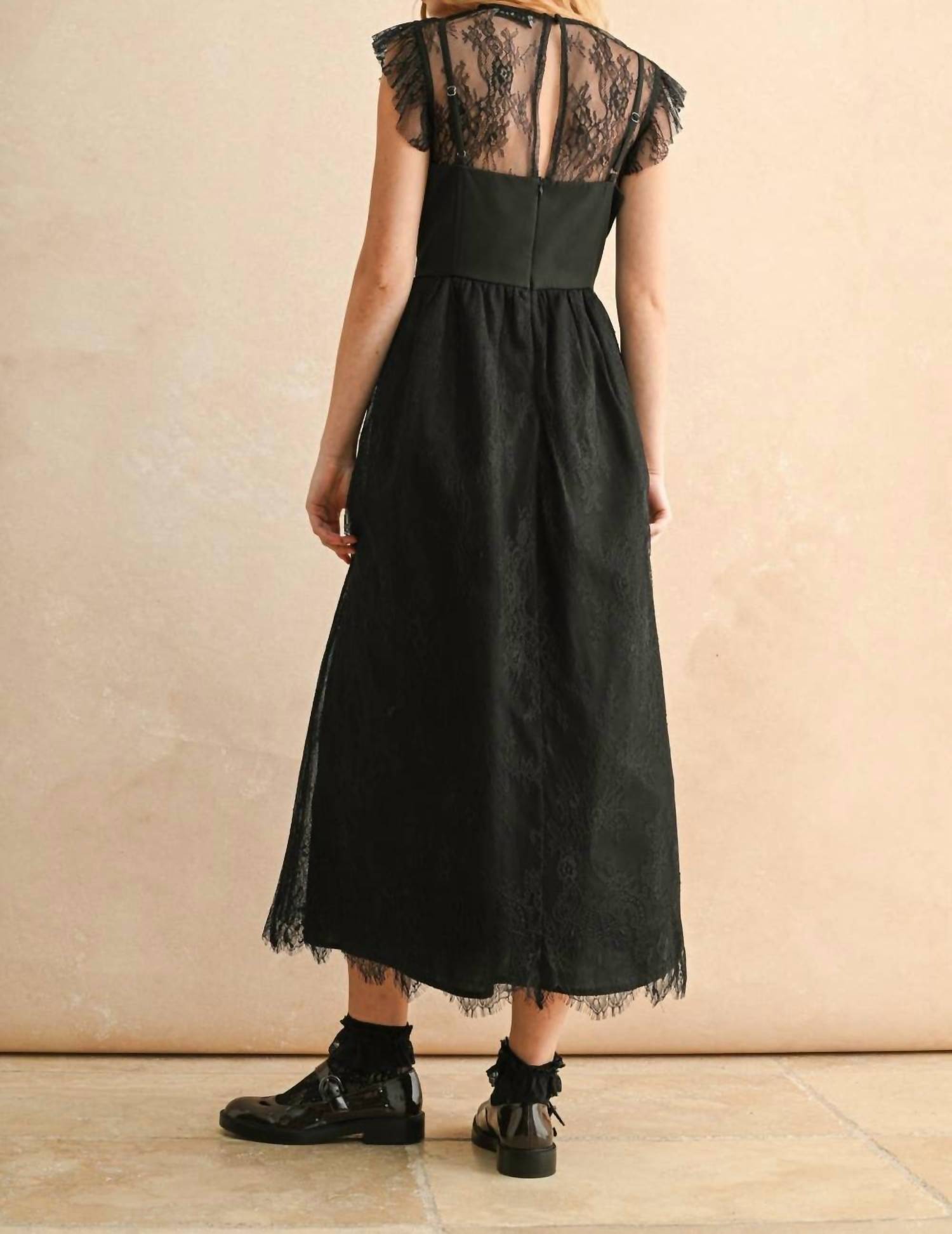 Miou Muse - Lace Midi Dress