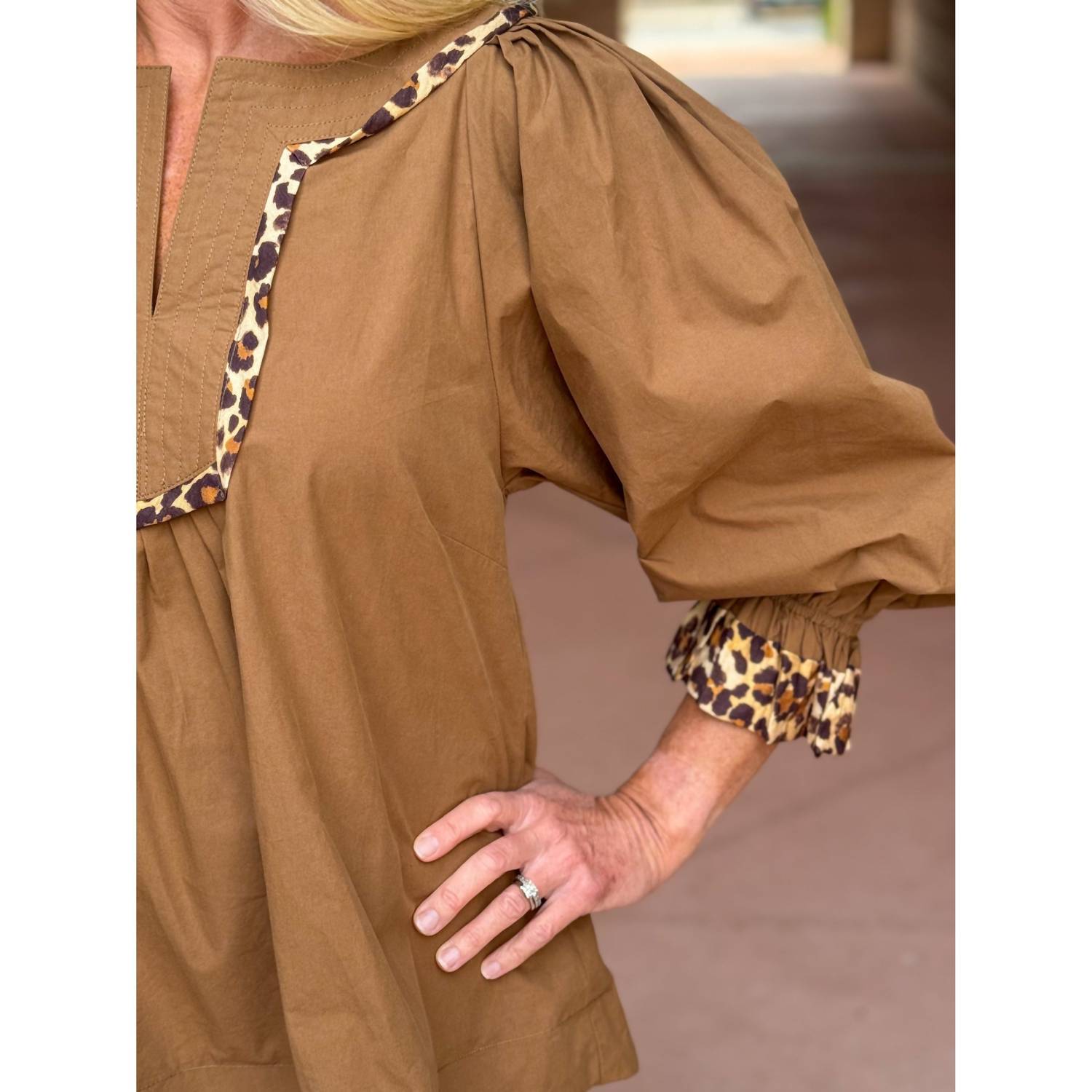 Umgee - Amanda Leopard Trim V-neck Top