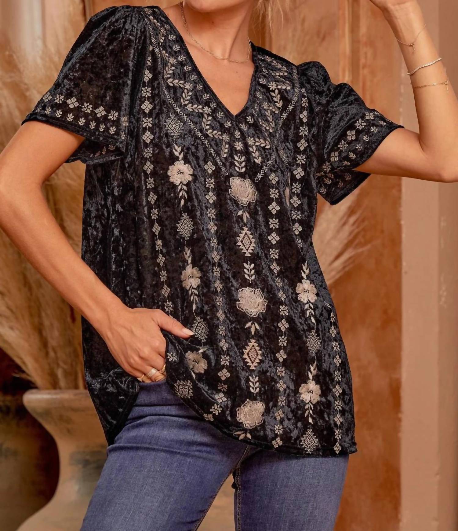 Andree By Unit - Embroidered Velvet Top