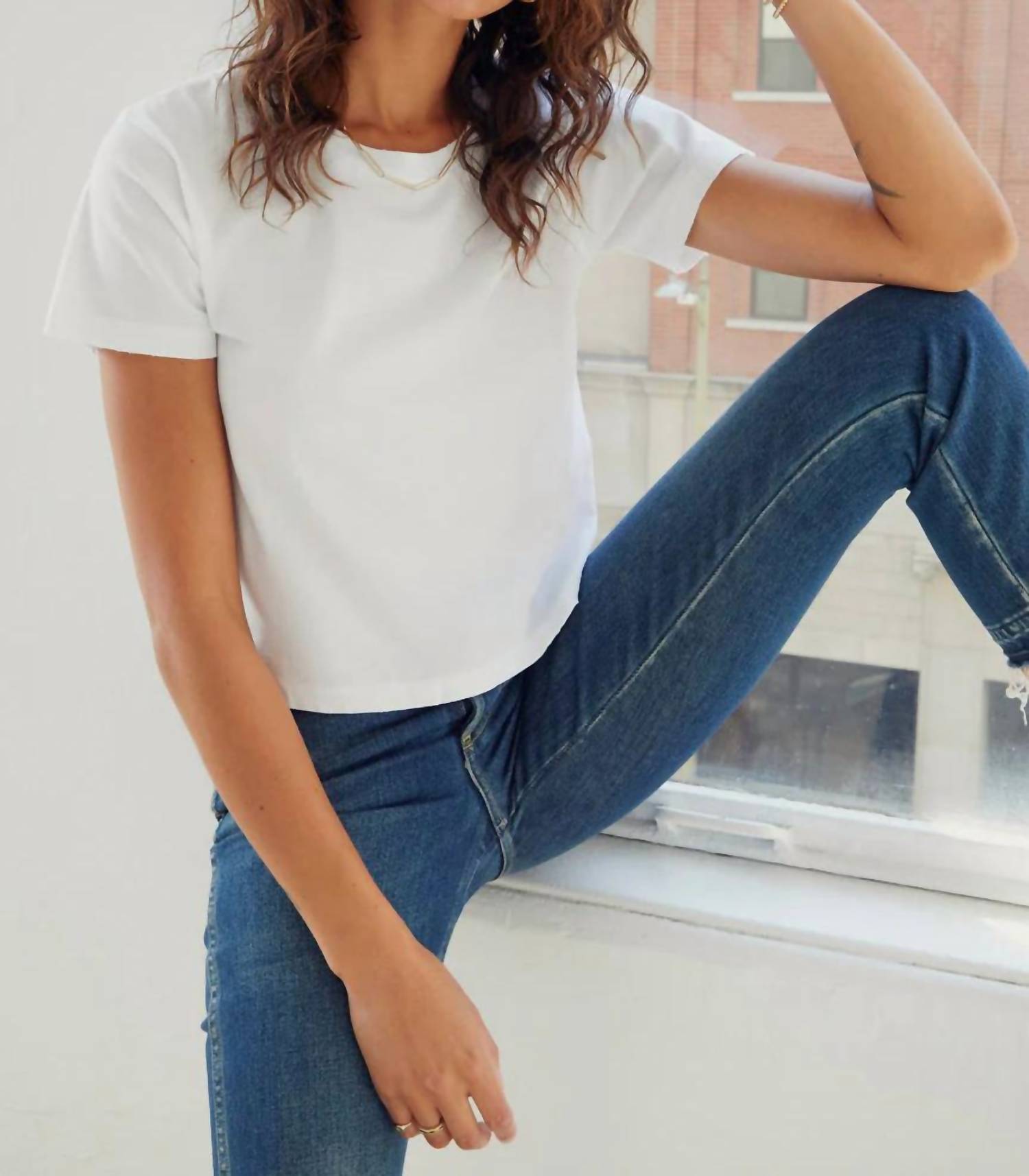 Amo - Babe Cropped Tee