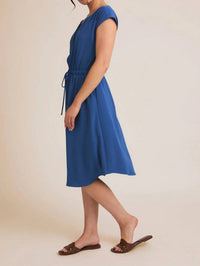 Gilli - V Notch Round Neck Short Sleeve Dress