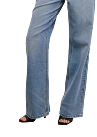 Mimosa Wide Leg Mid-rise Jean in medium denim - women's jeans - detail view