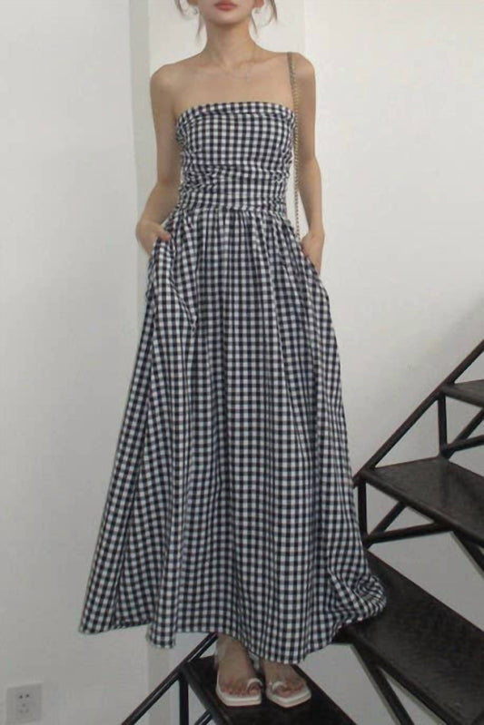 Rosa Clothing - Minimalist Gingham Strapless Flare Maxi Dress