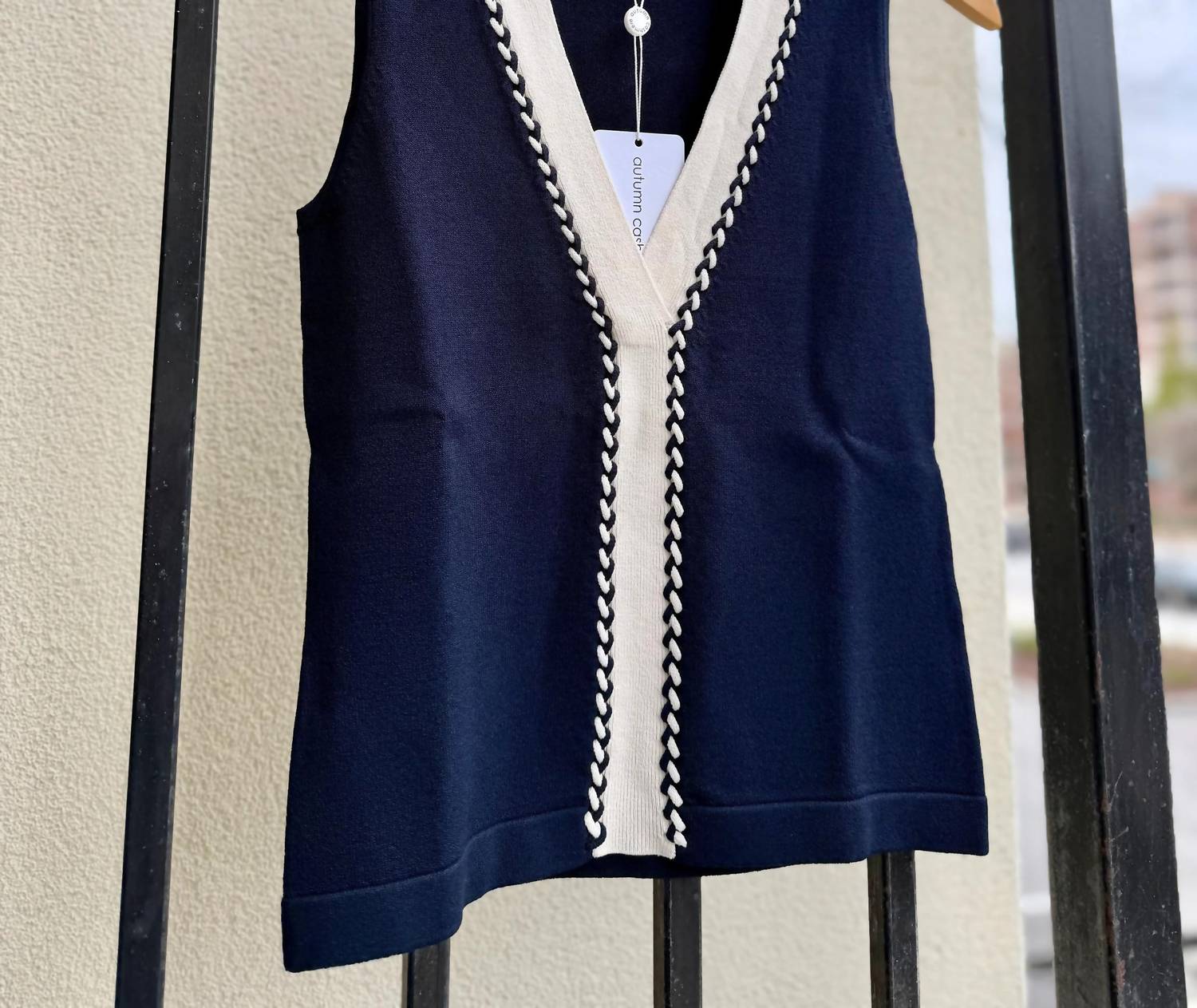 Autumn Cashmere - Contrast Braid Sleeveless Sweater