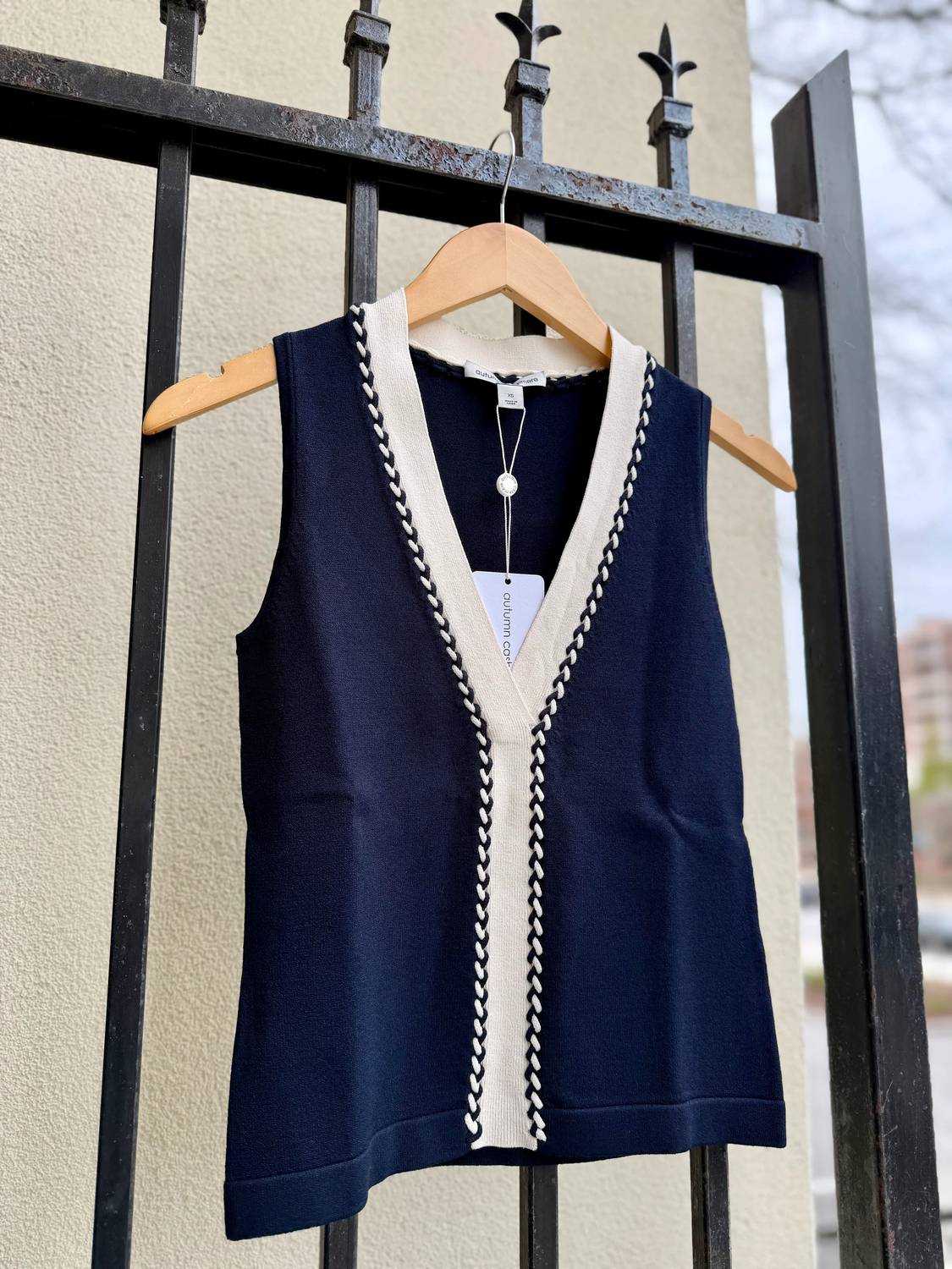 Autumn Cashmere - Contrast Braid Sleeveless Sweater