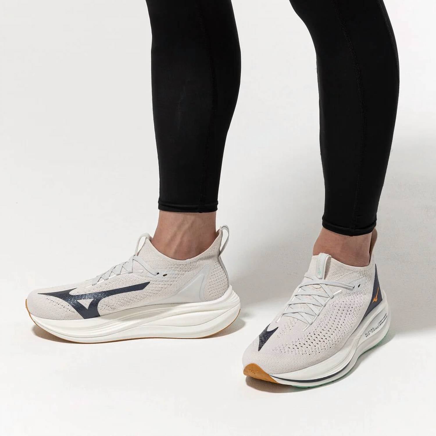 Mizuno - Men's Neo Vista 2 Running Shoes