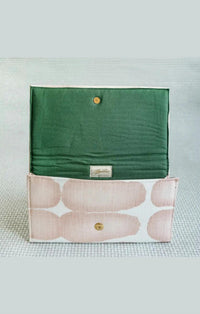 Mint Exclusives Women's Abstract Clutch in pink - women's bag - detail view
