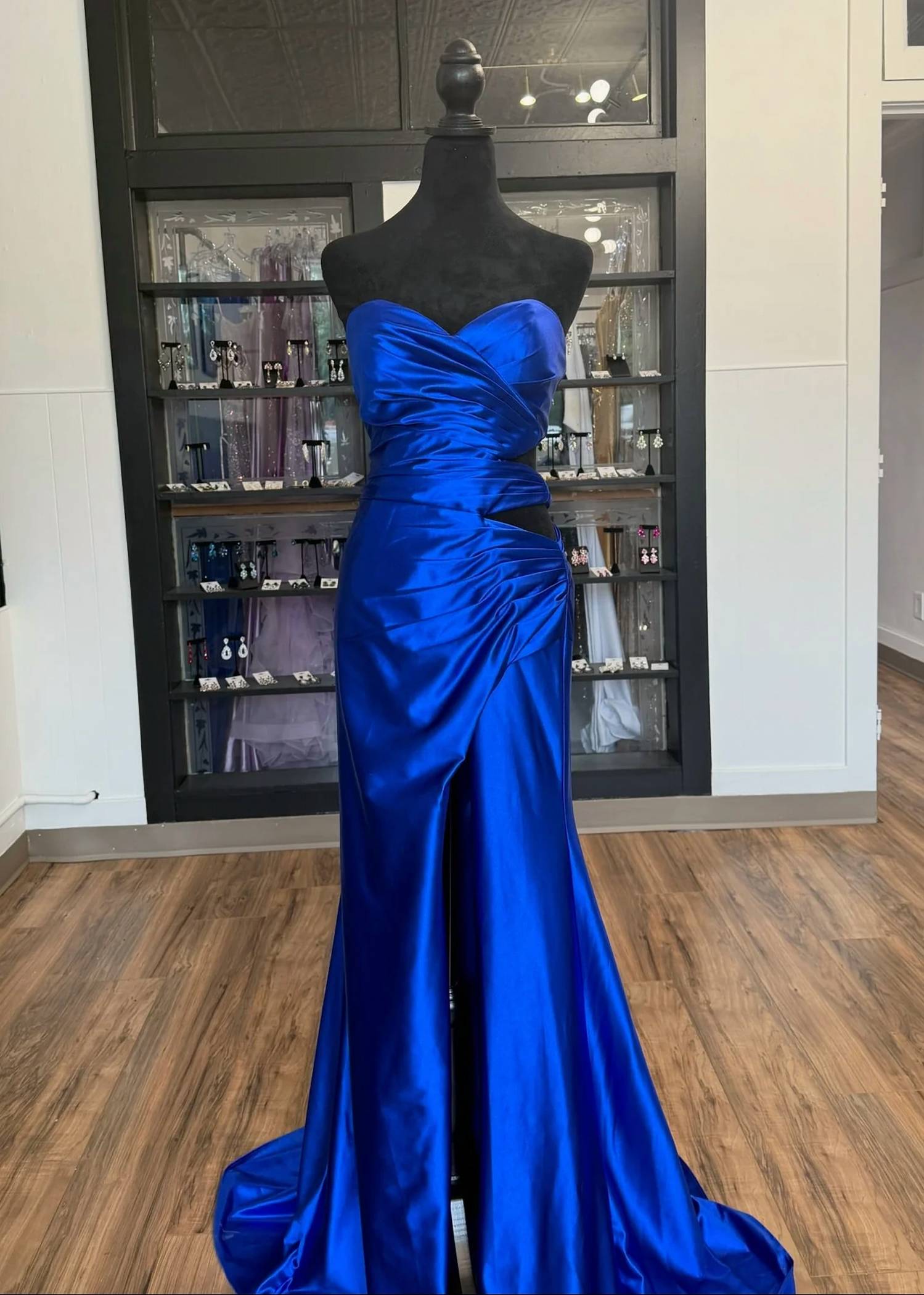 Sherri Hill - Women's Strapless Sweetheart Neck Dress