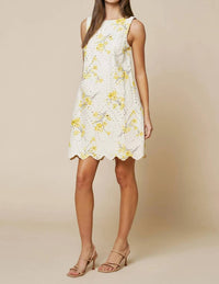 Lalavon - Floral Embroidered Shift Dress