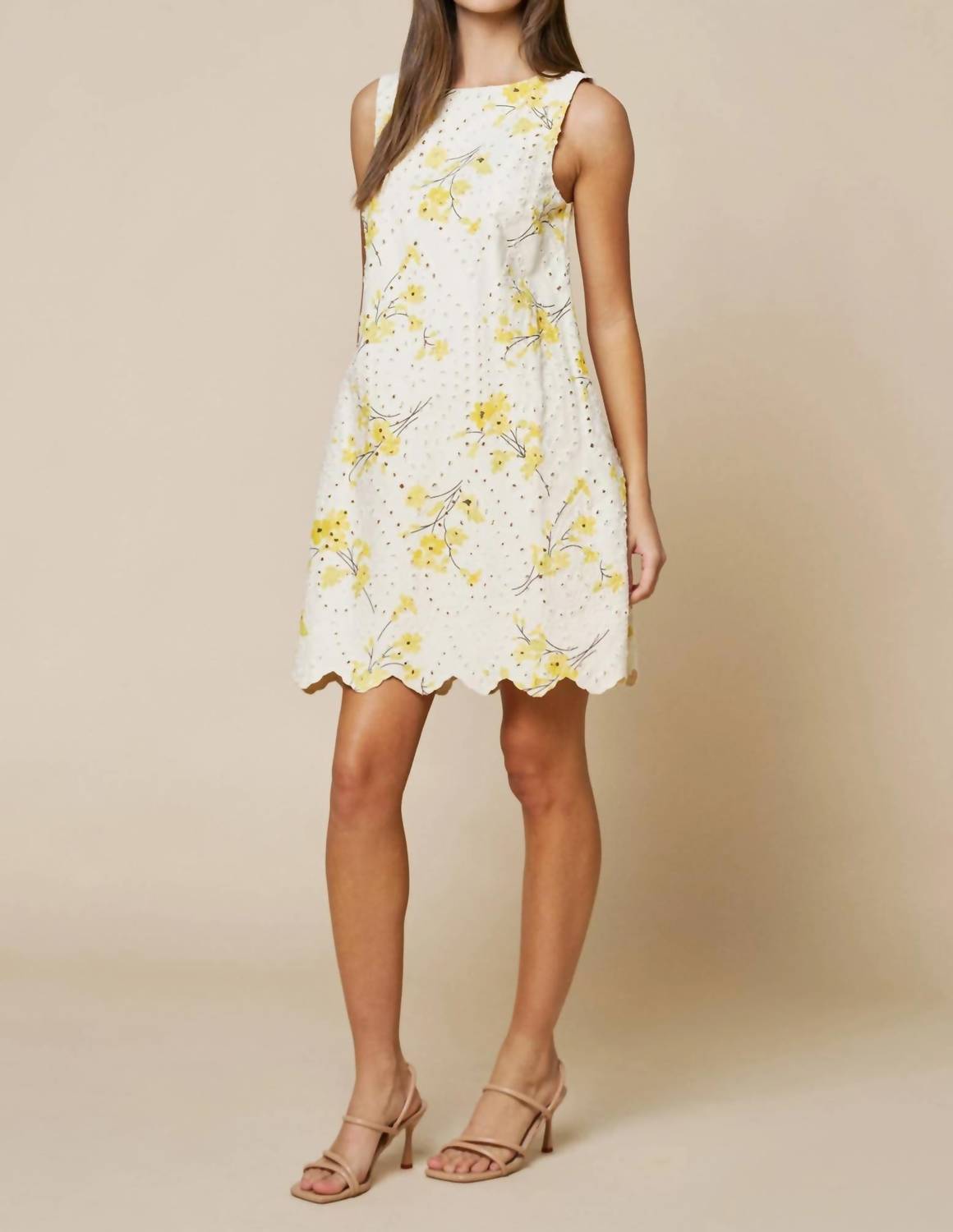 Lalavon - Floral Embroidered Shift Dress
